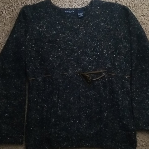 Sweaters - Picture 3 of 4